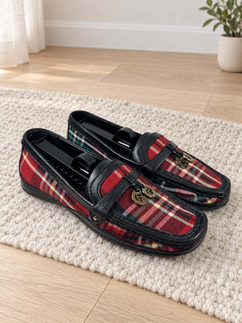 Etienne Aigner E-Wren Womens 6M Red Plaid Leather Slip On Loafers Shoes